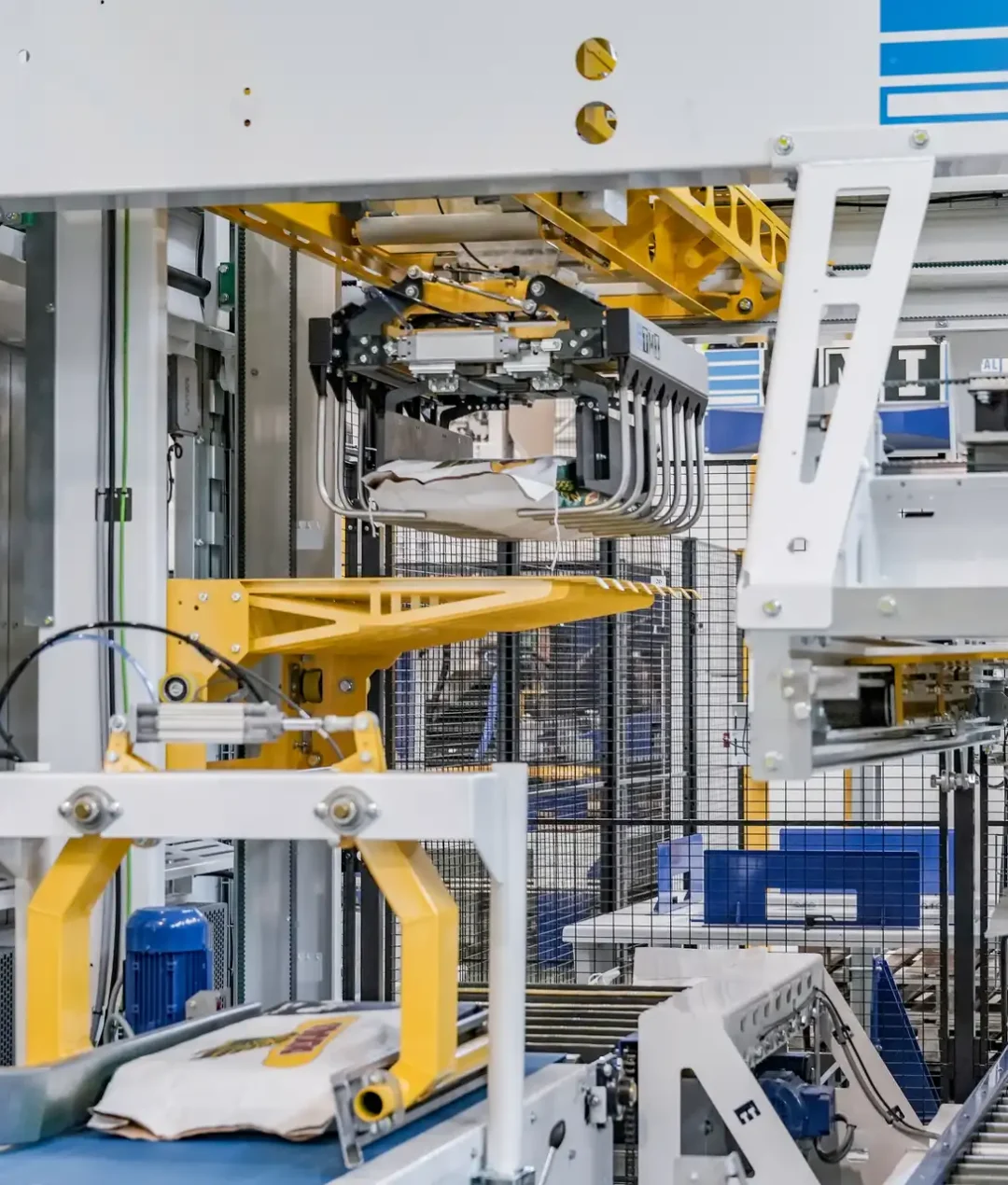 paletizadora-automatica-de-entrada-nivel-bajo-con-pinza-robotizada-ILERPAL L-10