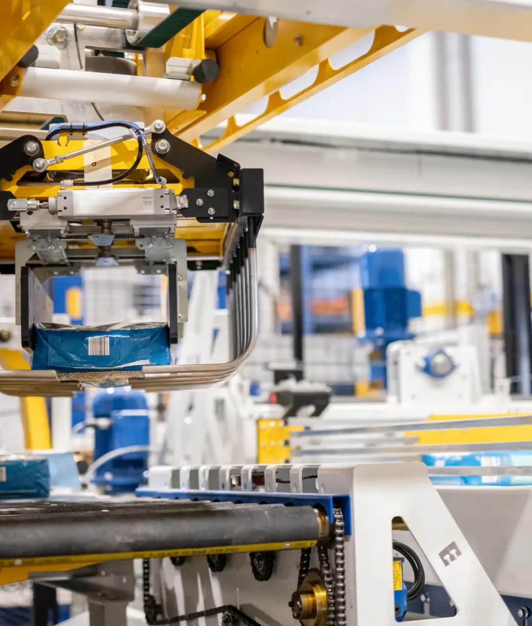 paletizadora-automatica-de-entrada-nivel-bajo-con-pinza-robotizada-ILERPAL L-3